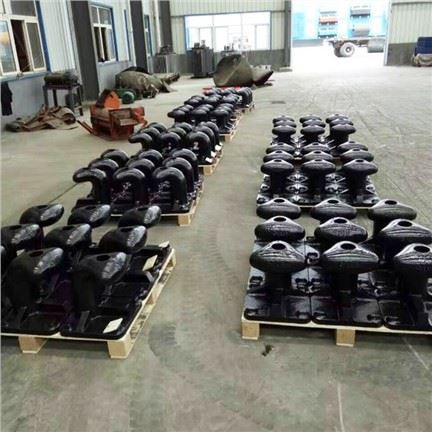 Швартовный боллард из чугуна с тройником